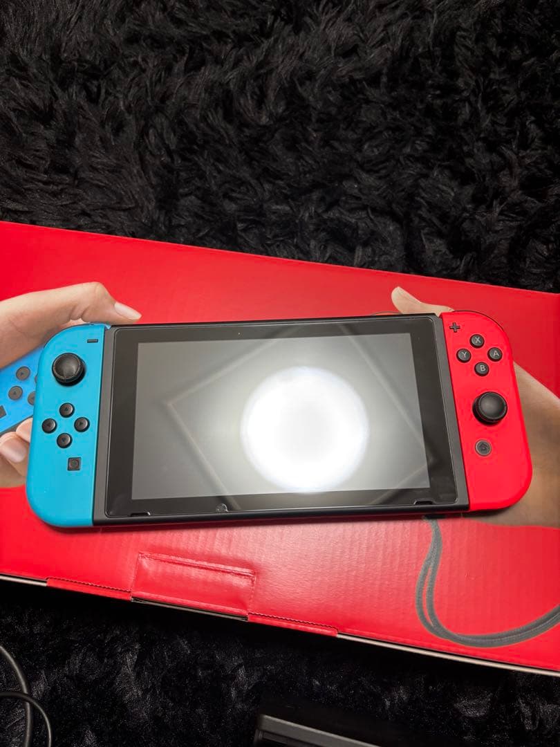 【美品】64GBSDカード・箱付きNintendo Switch 本体