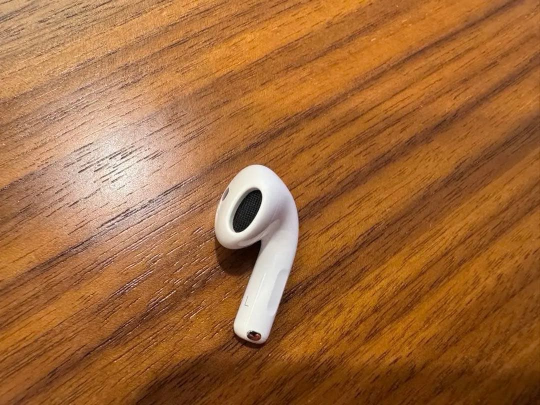 Apple AirPods4 ノイズキャンセリング機能付き　おまけ付き