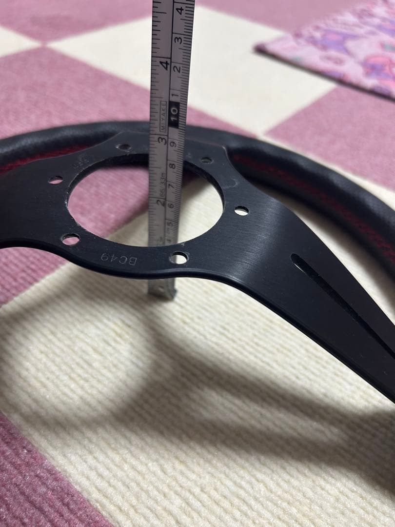 月末まで値下げ！正規品ナルディディープコーンステアリングφ35 レッドステッチ