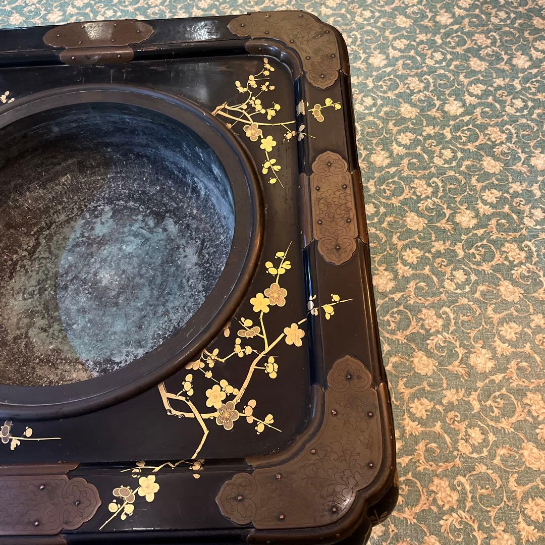 金箔装飾の四角形火鉢