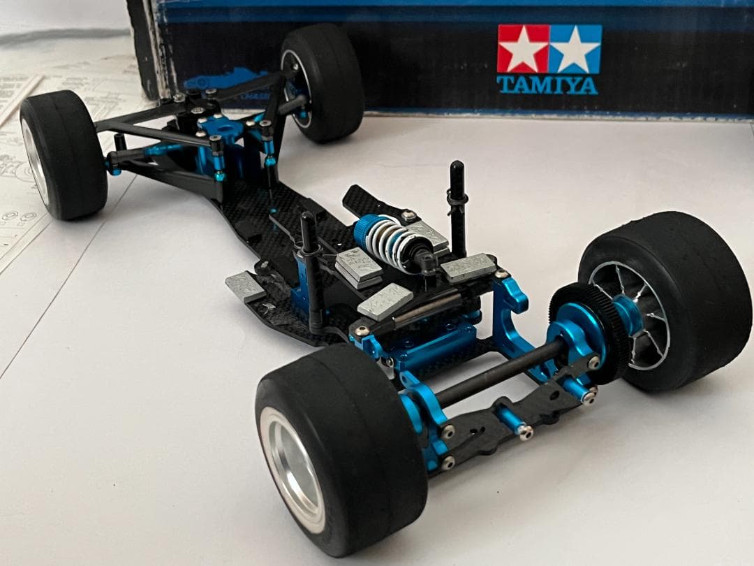 タミヤ 1/10 2WD TRF102 メカレスシャーシ 箱・説明書・残パーツ付