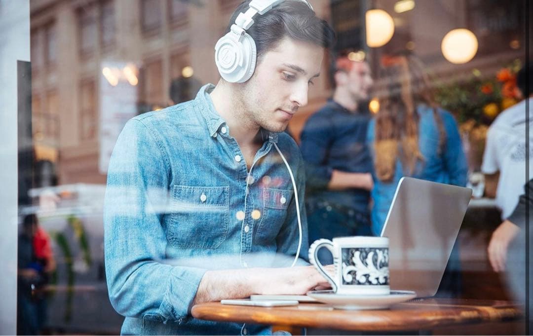 ほぼ未使用　オーディオテクニカ　ヘッドフォン　ATH-M50xWH ホワイト