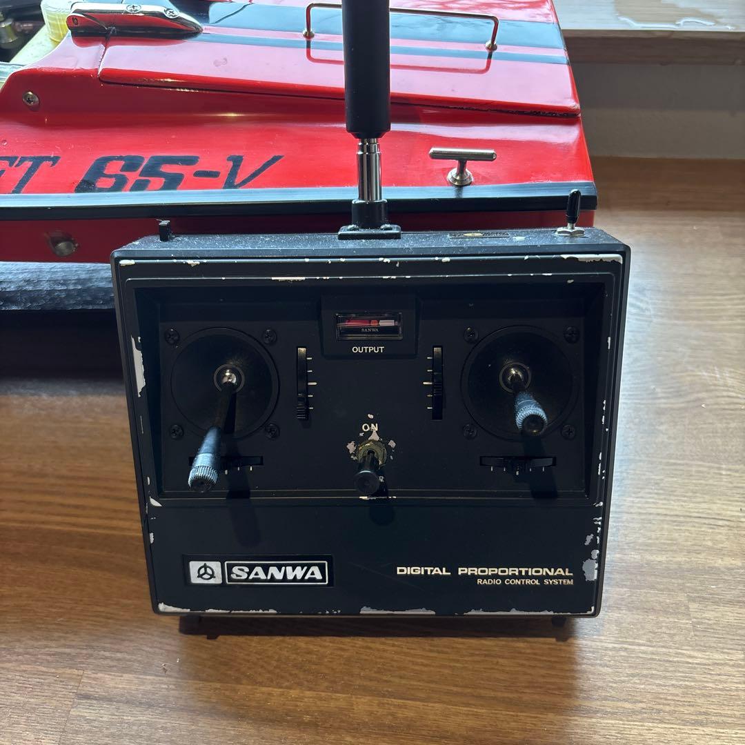 Cadet 65-V ＫＮＫ製木製ラジコンボート